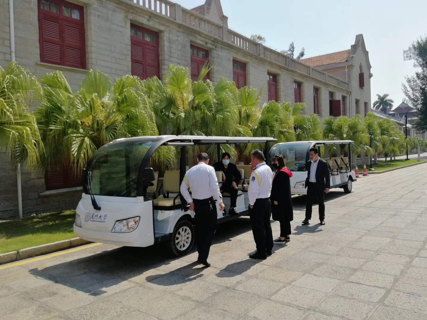 廈門大學(xué)旅游旺季添新車，選擇卓越電動(dòng)車